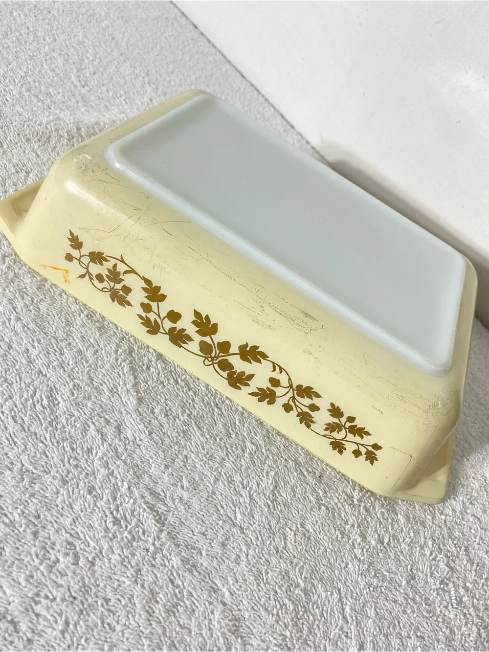 Vintage 1960–1963 PYREX Golden Acorn #575-B 2 Quart Space Saver Baking Dish - Picture 4 of 16